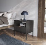 Lade das Bild in den Galerie-Viewer, Eleganter Designer Nachttisch Verilo: Luxuriöser Stauraum für Ihr Schlafzimmer
