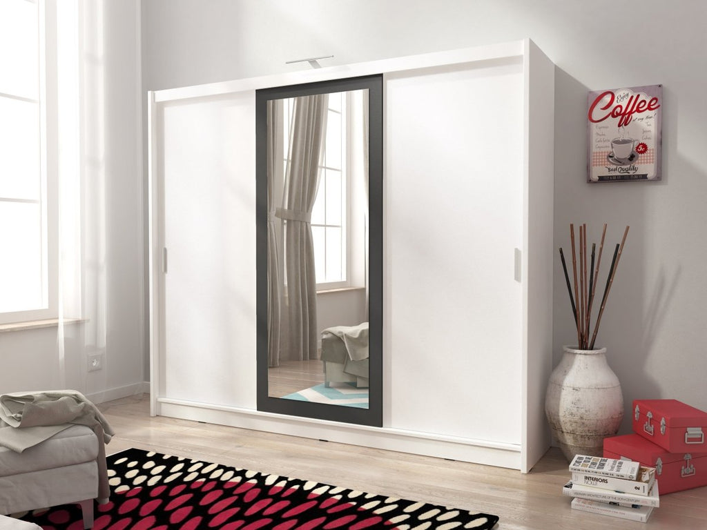 Eleganter Anisa Designer Kleiderschrank mit integrierter LED-Beleuchtung für Schlafzimmer