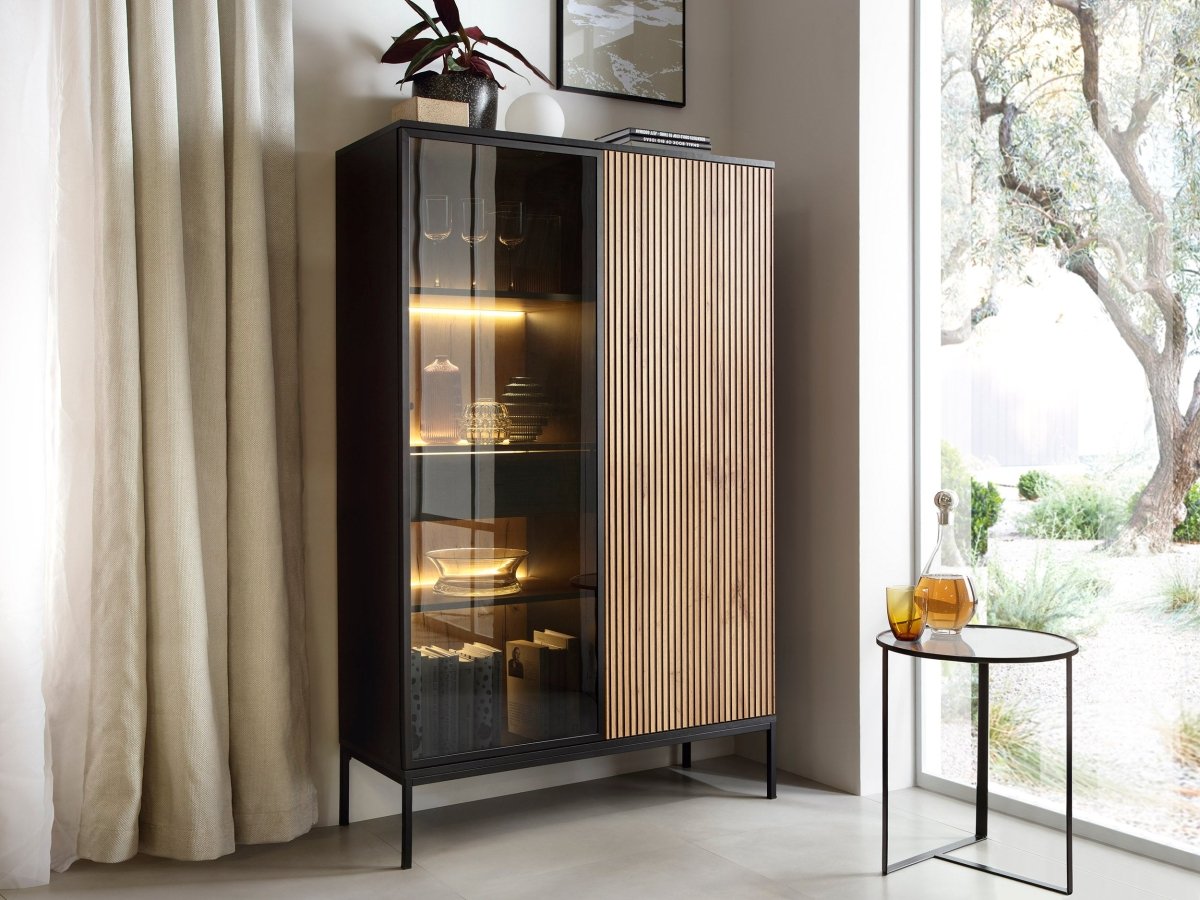 Nayra II Designer Glasvitrine mit LED-Beleuchtung – Ihre Luxus-Präsentationslösung