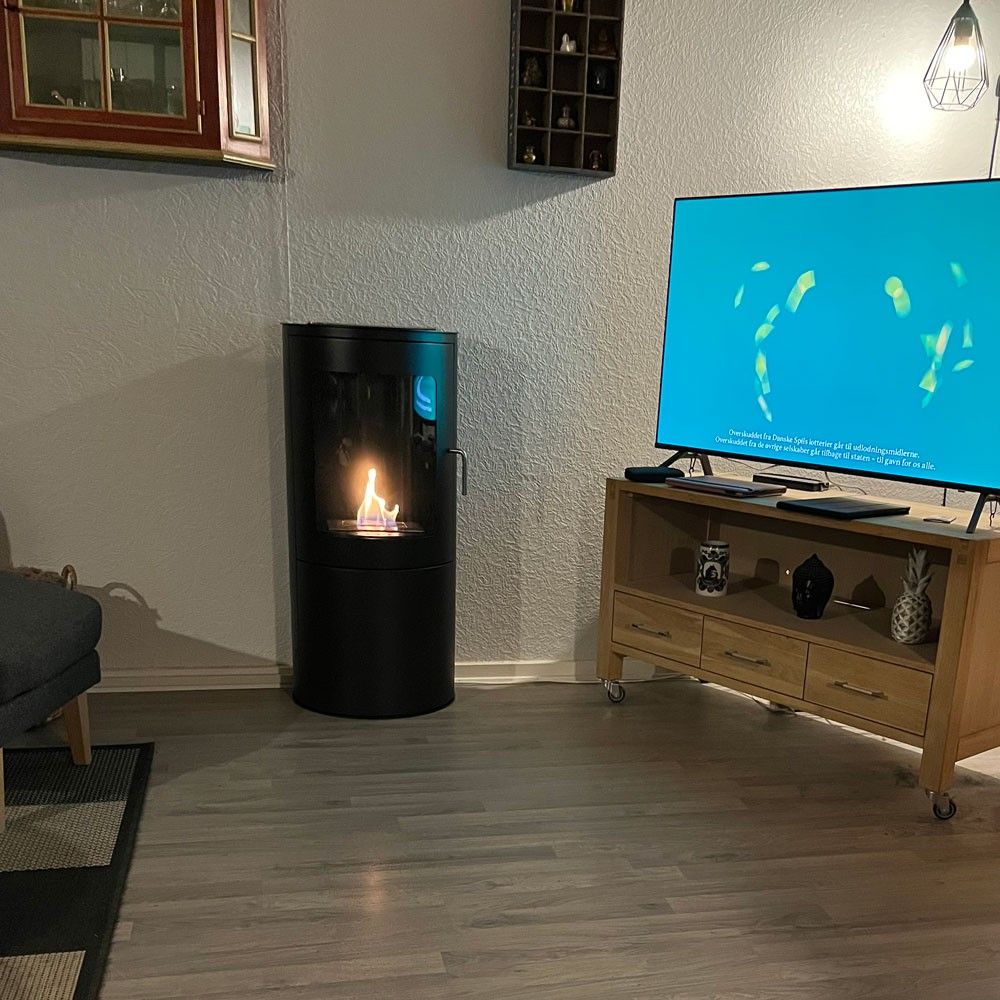 Eleganter Richmond Bioethanol-Kaminofen mit flacher Rückwand – Traditioneller Stil
