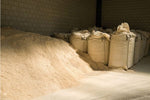 Lade das Bild in den Galerie-Viewer, Schweizer Spruce Holzpellets 6mm Durchmesser Bulk pro Tonne
