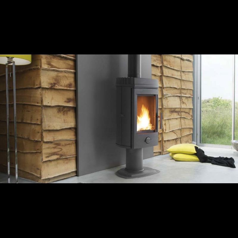 Invicta Mairy Holzofen: Kompakter, effizienter 10 kW Holzofen mit sauberer Glas-Technologie