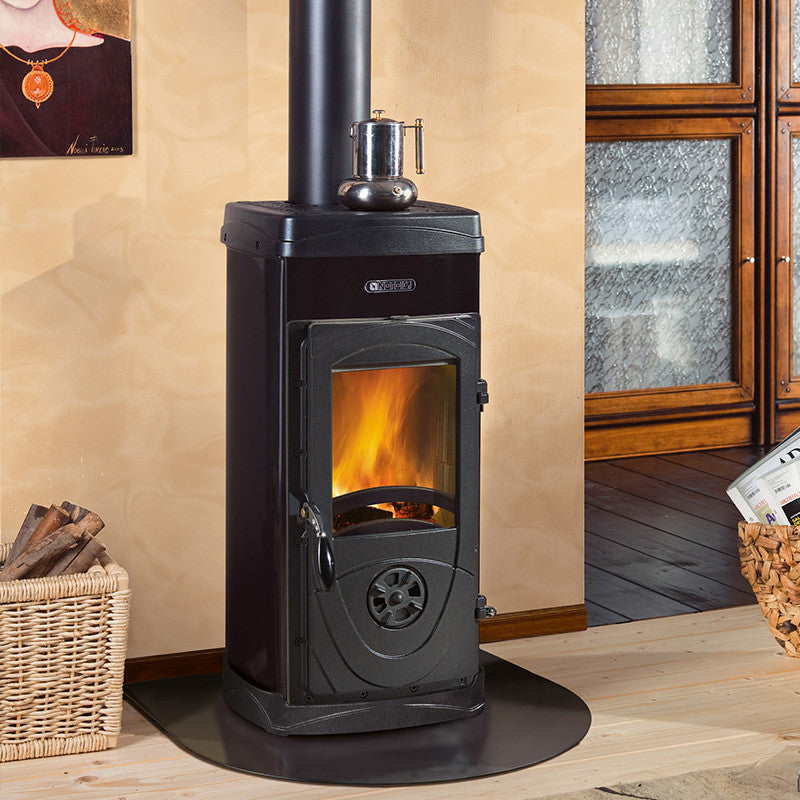 Kompakter La Nordica Super Junior Holzofen: Effizient, Robust, 6,3 kW Leistung und Grün zertifiziert