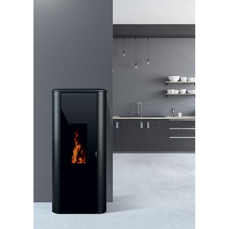 Roma 9 kW Pelletöfen: Stilvolles Design, Hohe Leistung, Leiser Betrieb