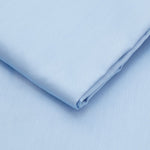 Lade das Bild in den Galerie-Viewer, Luxuriöses Hellblau Satin Bettwäsche-Set: Seidig Glatter Schlaf, Atmungsaktiv, Elegantes Design
