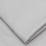 Lade das Bild in den Galerie-Viewer, Luxuriöses Premium Satin Bettwäsche Set Hellgrau - Glatt, Kühl &amp; Elegant für Ihr Schlafzimmer
