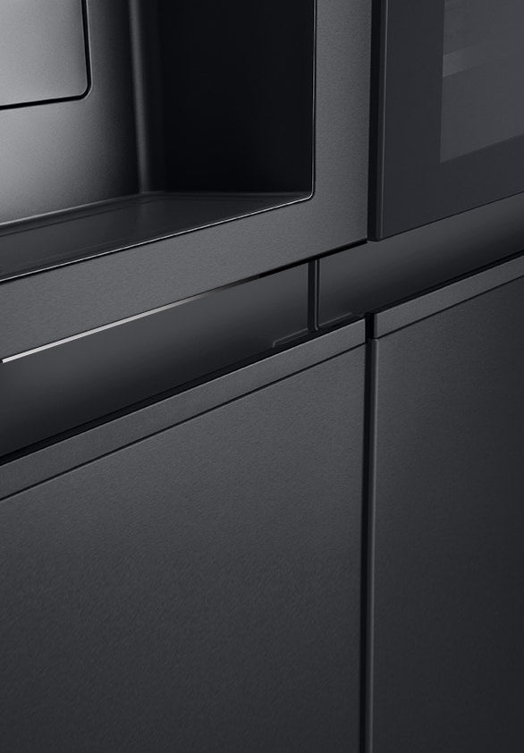 LG InstaView Side-by-Side Kühlschrank mit Eis-, Wasser- & UVnano-Spender 628L