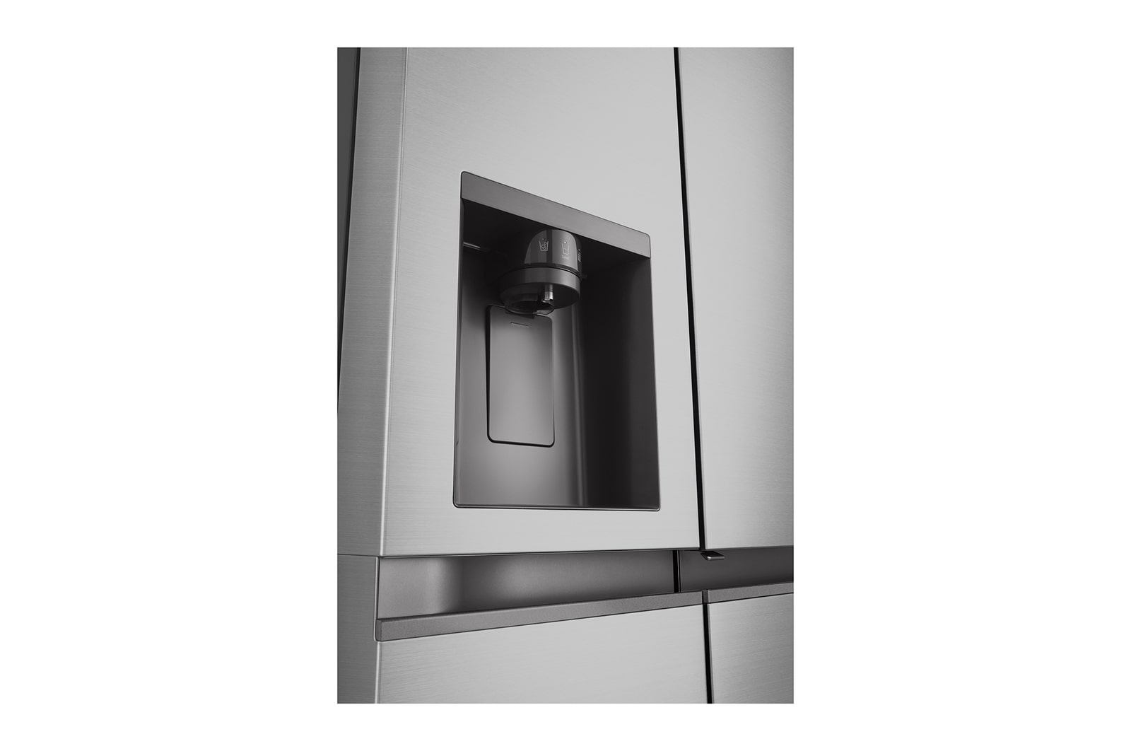 LG Side-by-Side Kühlschrank mit Eis-, Crushed Ice- und Wasserspender