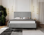 Lade das Bild in den Galerie-Viewer, Luxuriöses Designer Polsterbett Veleria aus Samt – Modernes Schlafzimmer Komfortbett ohne Stauraum
